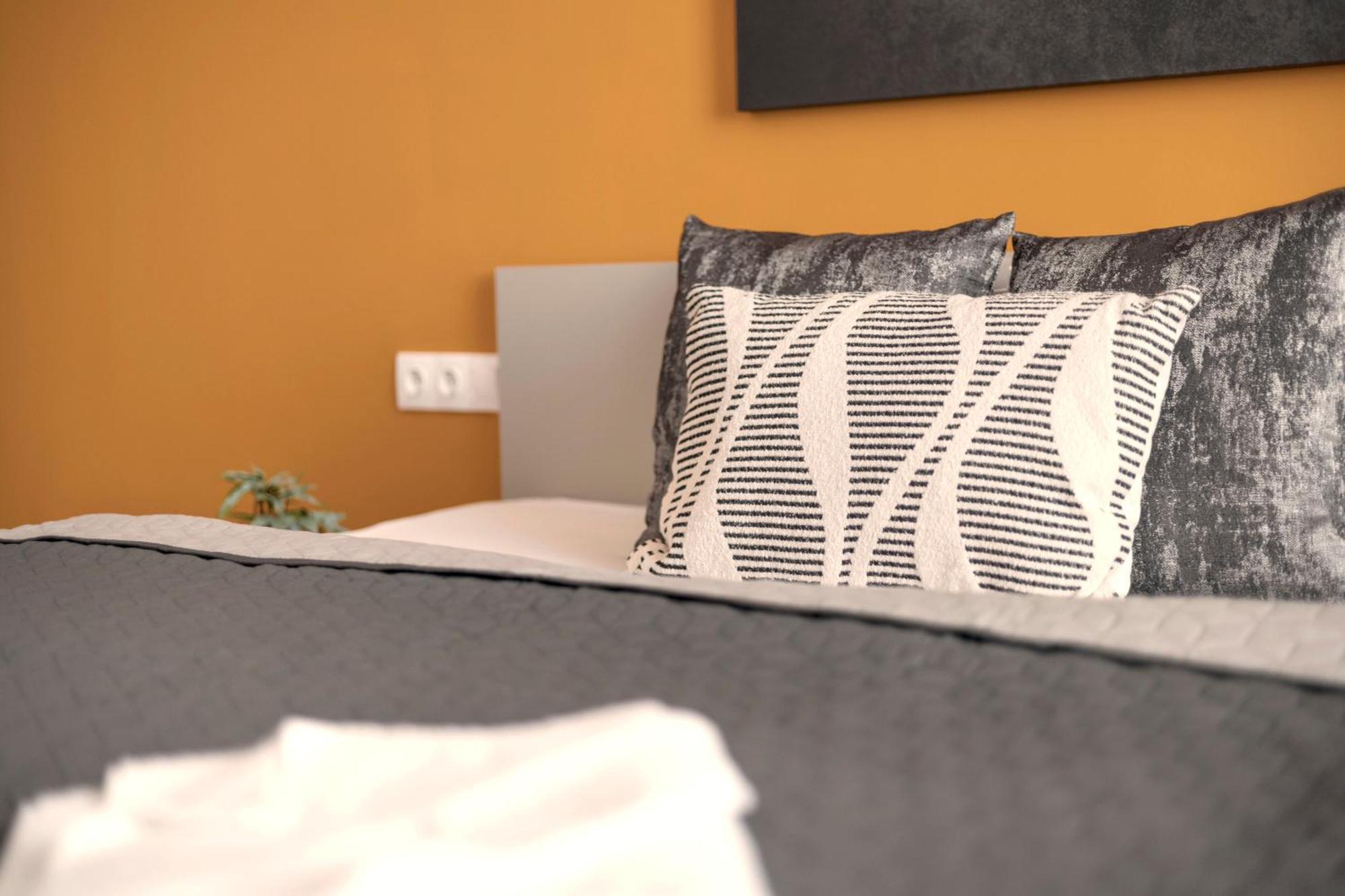 Exclusive Central 3Bedrm Stylish Residence By Prestige Homes Budapeşte Dış mekan fotoğraf